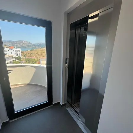 Apartment Luxury Penthouse In Ksamil